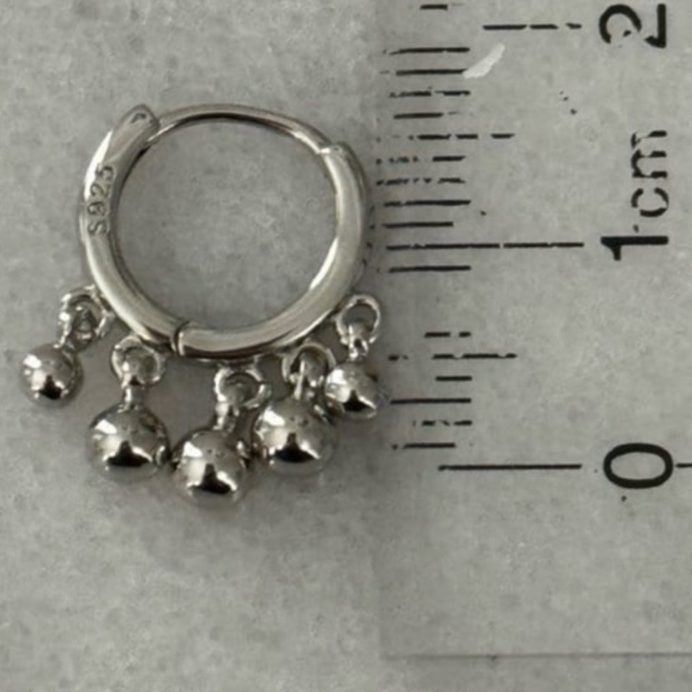 Sterling Silver Ball Round Fringe Huggie Hoop Earrings
Brand New - Picture 2 of 5